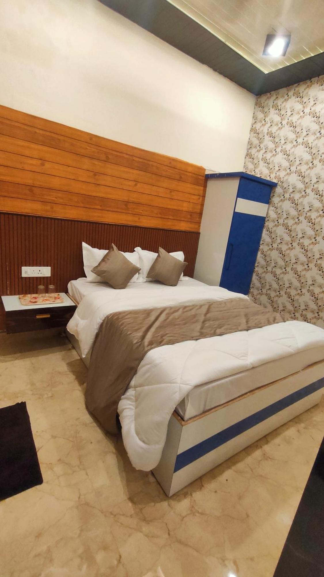 瓦拉纳西 Sri Krishna Residency酒店 外观 照片