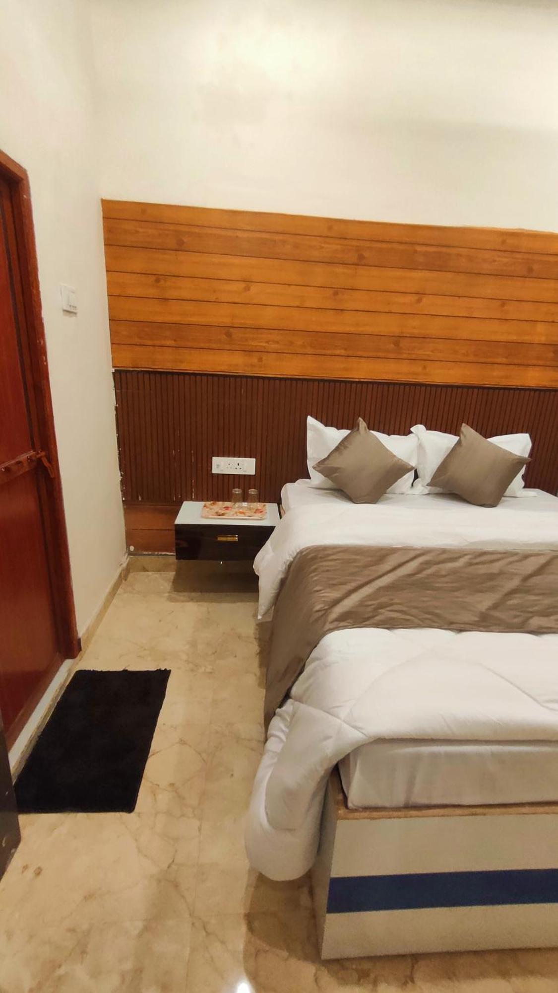 瓦拉纳西 Sri Krishna Residency酒店 外观 照片